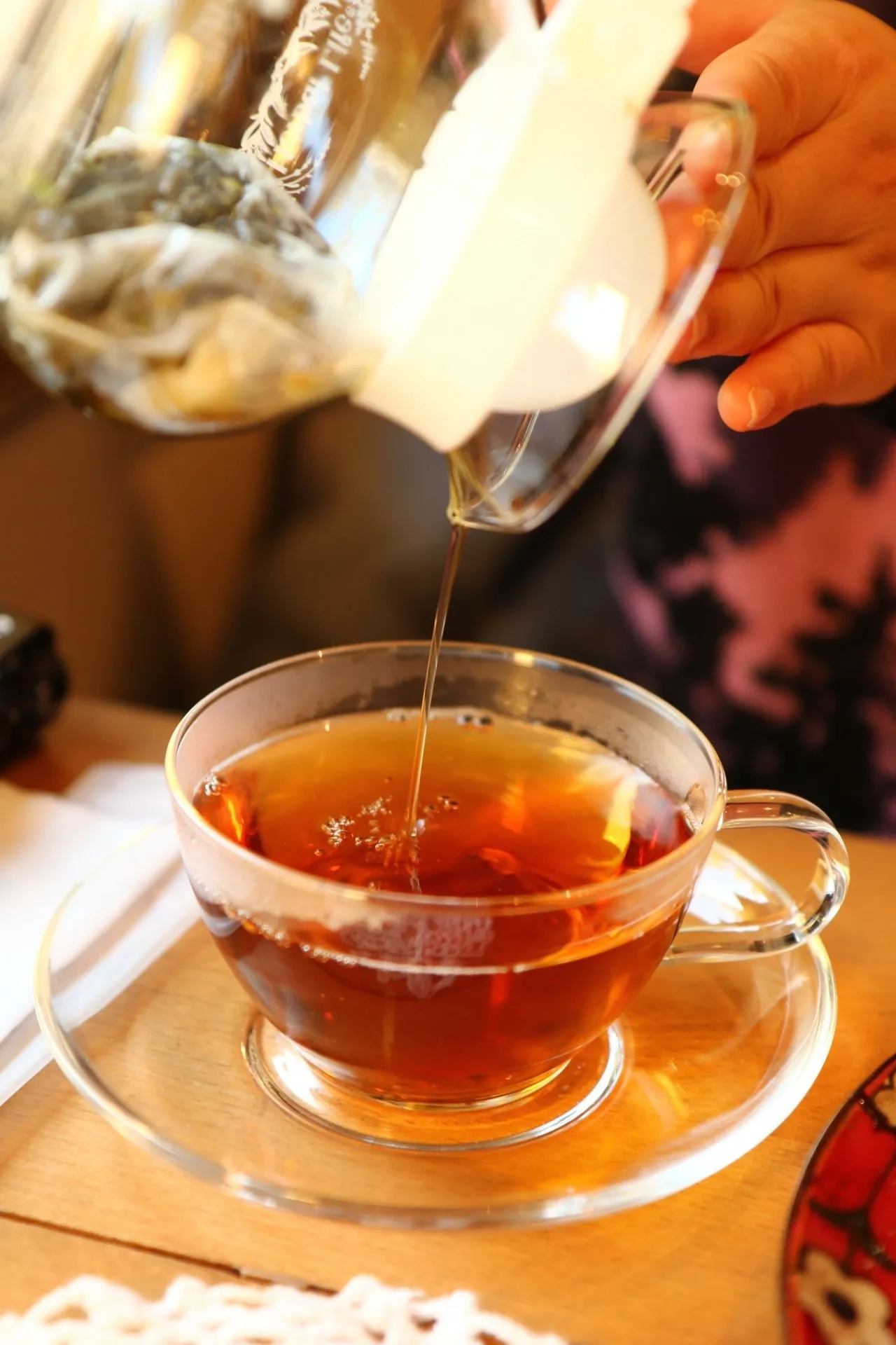 ホット麦茶のすすめ！香ばしさの秘密